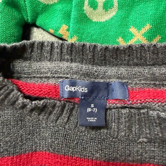 Lot of Boys Swetaers XS, 5-7 - Picture 3 of 9